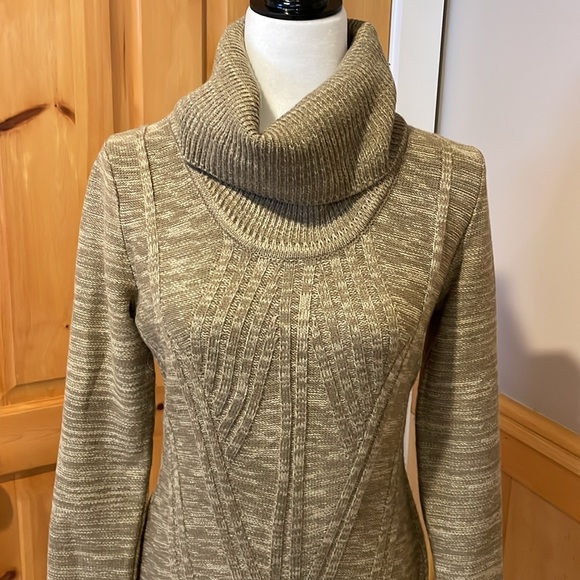 Jessica Simpson sweater dress - Picture 2 of 8